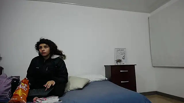 Sarabubbie live sex cam