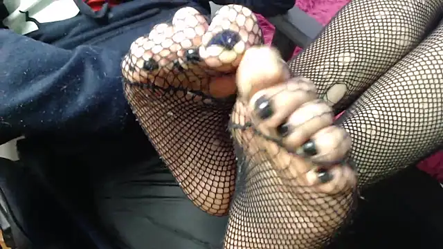 OldManAndGirlishLady live sex cam