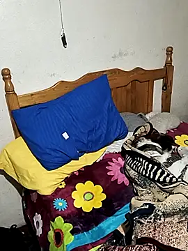 LaInsaciableIntensa live sex cam