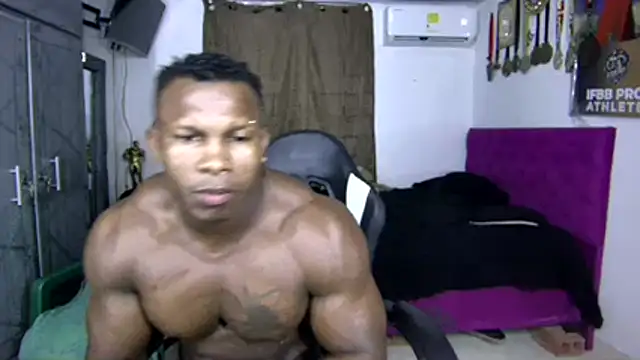 mylebrowmn live sex cam