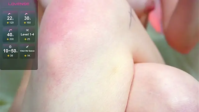 Avrilmoon live sex cam