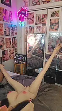 luvs2cumm69 live sex cam