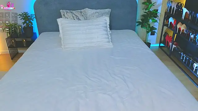 Kira_from_UA live sex cam