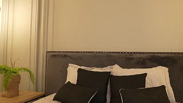 IrisBaker live sex cam