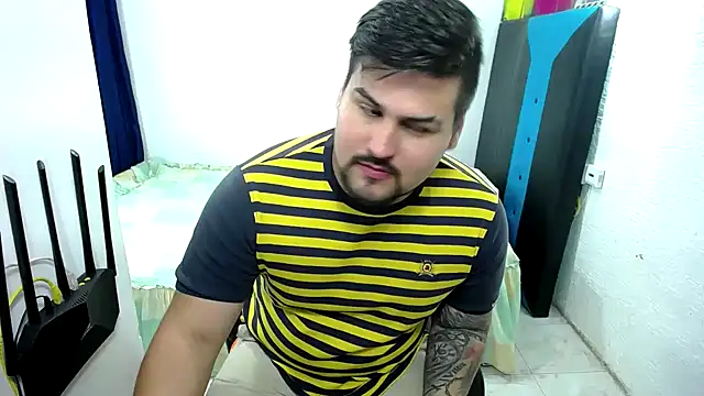 pitbullveryhot live sex cam