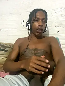 Larry-n-clouds live sex cam
