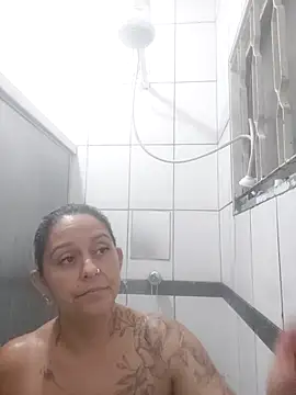 baixinhaloira live sex cam