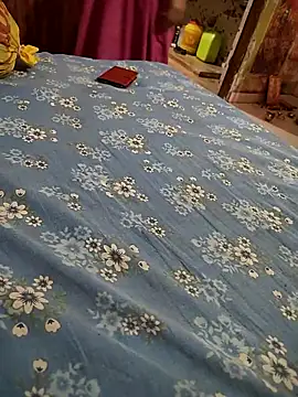 COUPLLE_VILLAGE live sex cam