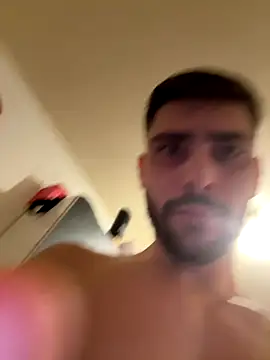 Hugo34bg live sex cam