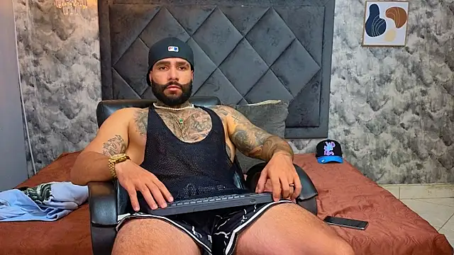 Apolo_rousse1 live sex cam