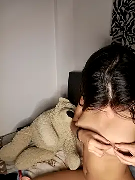 Pretty-v live sex cam