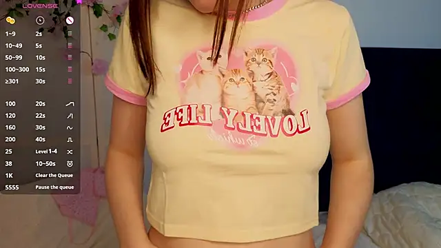 Honeey_Beee live sex cam