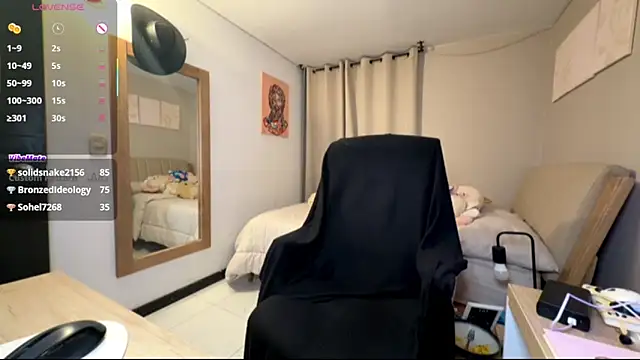 cloe_small live sex cam