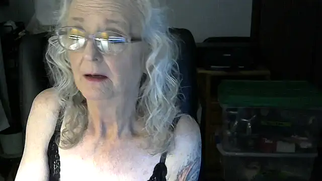 JoleneDelacroix live sex cam