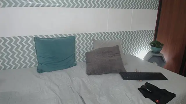 CataleyaWilson369 live sex cam