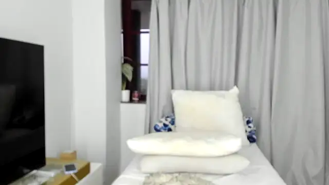 ConnieSmall24 live sex cam