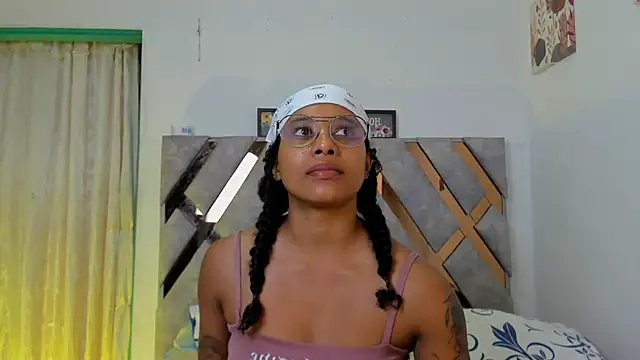 kelly_thomson live sex cam