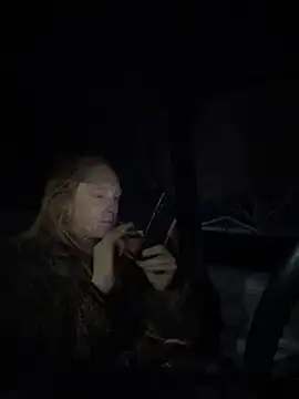 GoldenFlameGoddess live sex cam