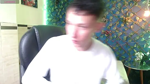 Garuo_18 live sex cam