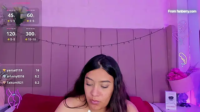 MollyBigBoobs12 live sex cam