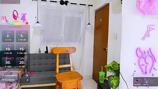 zou_quira live sex cam