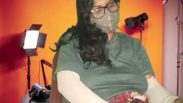 Hansika190 live sex cam