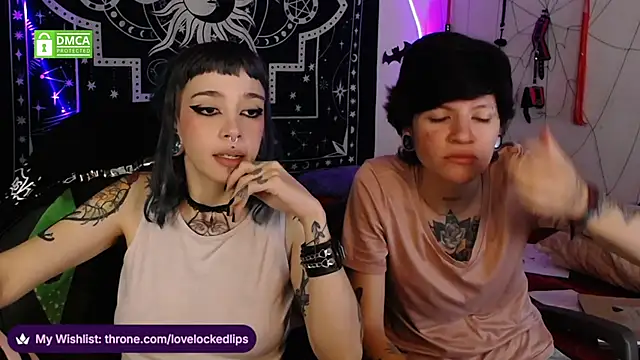 lovelockedlips live sex cam