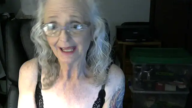 JoleneDelacroix live sex cam