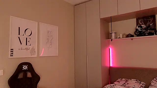 Hot-therapy4u live sex cam