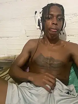 Larry-n-clouds live sex cam