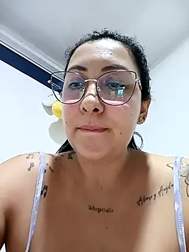 You-kitty2025 live sex cam