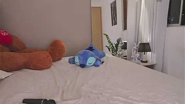 AnnyHizzle live sex cam