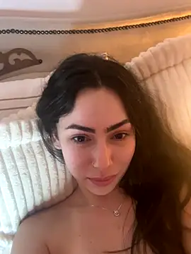 Baby_Mia_pires live sex cam