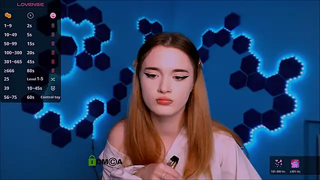 liana_kisses live sex cam