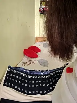 Meenakshi_ live sex cam