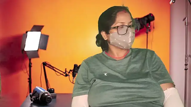 Hansika190 live sex cam