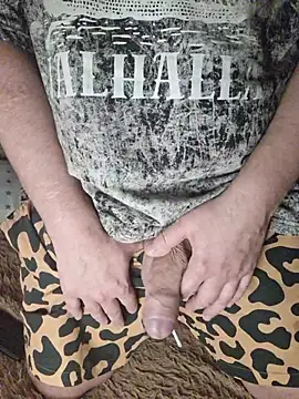 Foxyshaved live sex cam