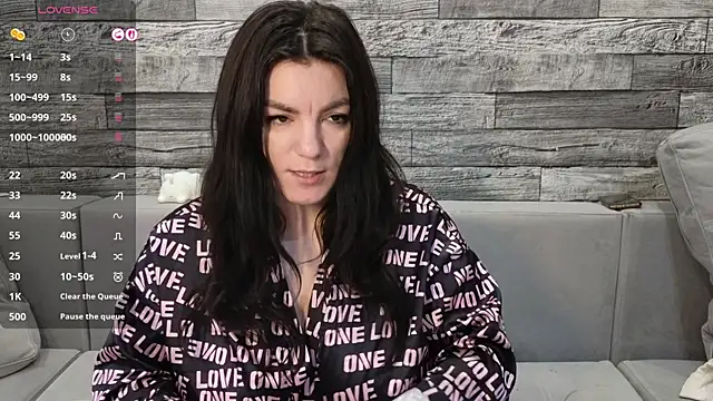 Vika_loves_you live sex cam