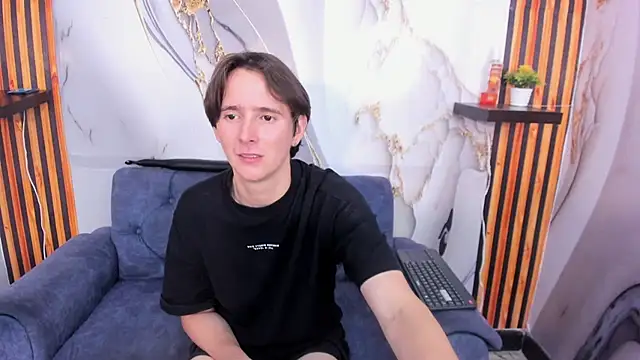 Aaron_LatinMen2 live sex cam