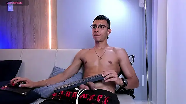 SymonPrince live sex cam