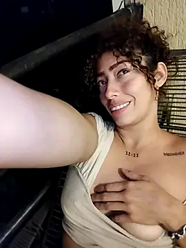 roxyrougee live sex cam