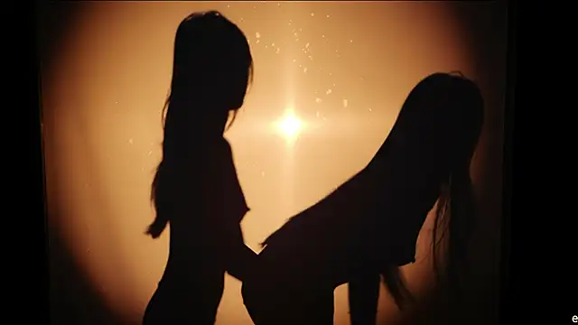 Emerald_Girls live sex cam