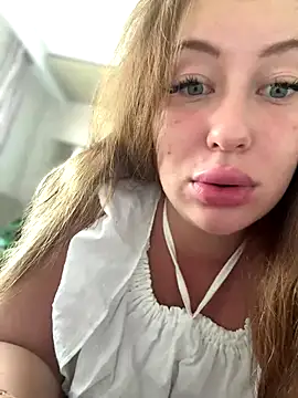 AndreaMood live sex cam