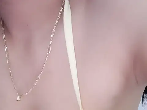 Ladzy_kieu live sex cam