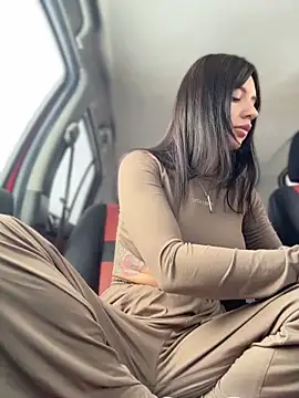 JulliaVegas live sex cam