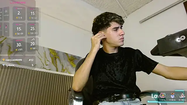 Dyla_n18 live sex cam