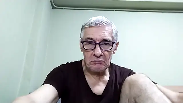 BIGUNCUTHARDCOCK live sex cam