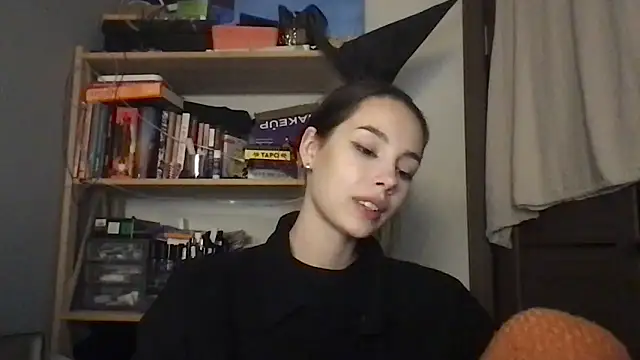 Yuna5343 live sex cam