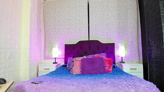 Zamara_Kleii live sex cam