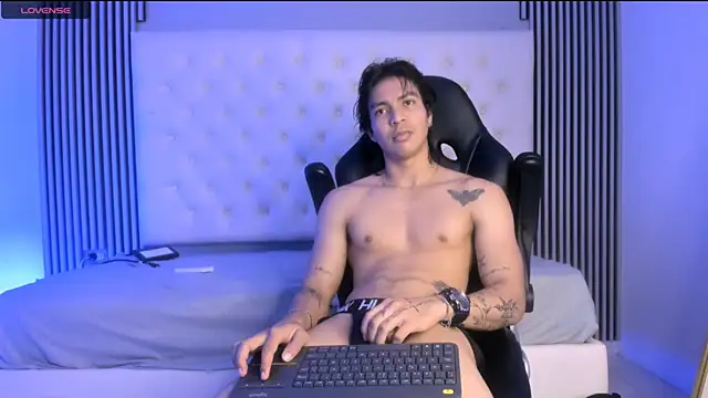 toji_luxxer live sex cam